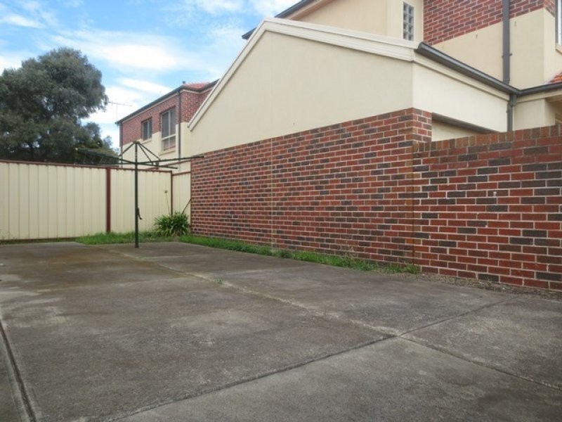 1/42 Blyth Street, Altona VIC 3018