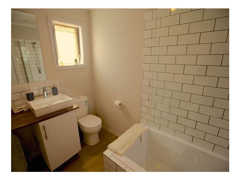 1/40 Chifley Avenue, Altona VIC 3018