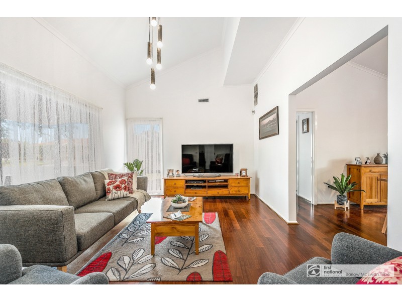 2 Canonbury Circle, Seabrook VIC 3028