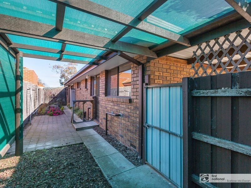 2/31 Linnet Street, Altona VIC 3018