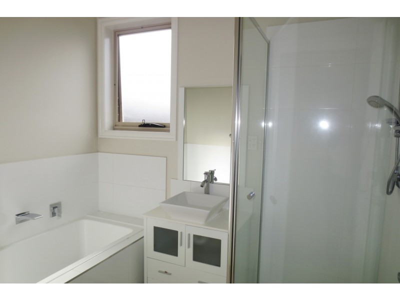8 Lunn Court, Altona Meadows VIC 3028