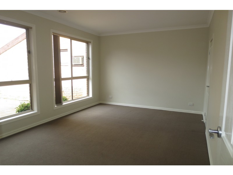 8 Lunn Court, Altona Meadows VIC 3028