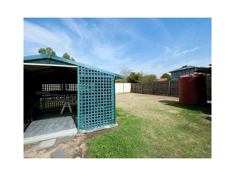 31 Conifer Avenue, Brooklyn VIC 3012