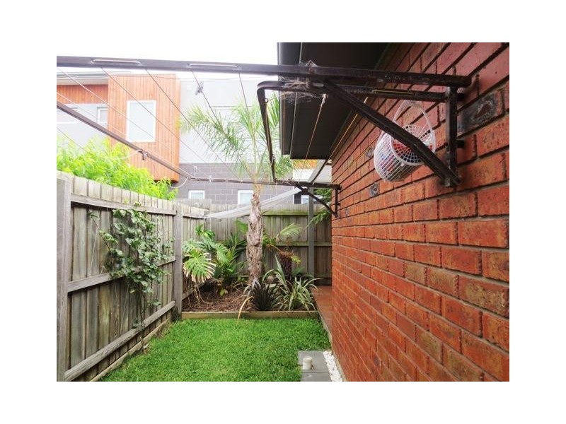 2/157 Queen Street, Altona VIC 3018