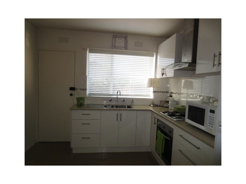 1/83 Railway Street, Altona VIC 3018