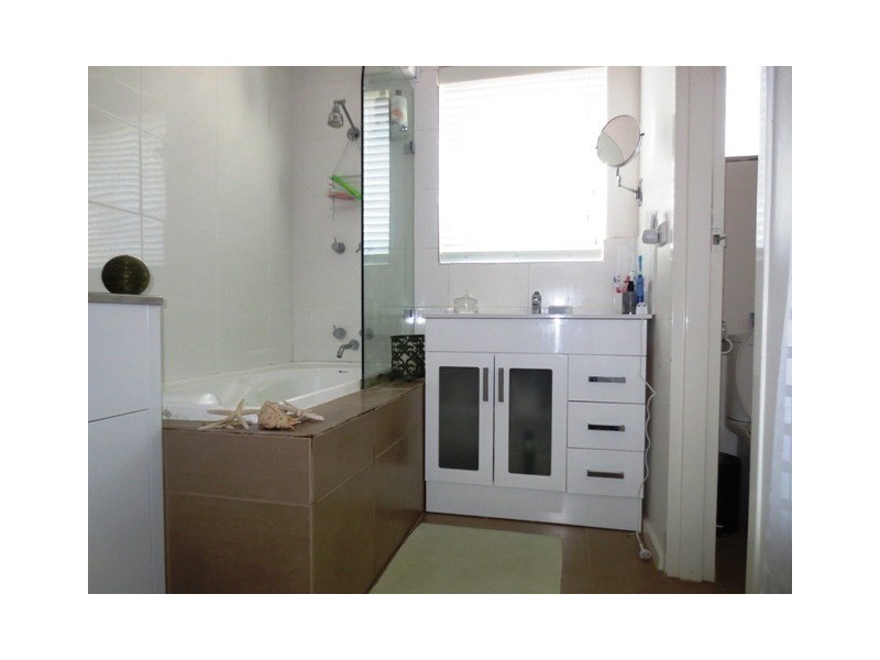 1/83 Railway Street, Altona VIC 3018