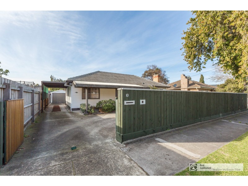 10 Gloucester Court, Seaholme VIC 3018