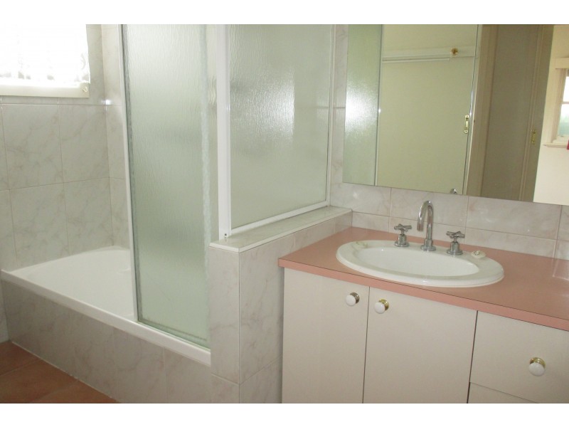 10 Gloucester Court, Seaholme VIC 3018