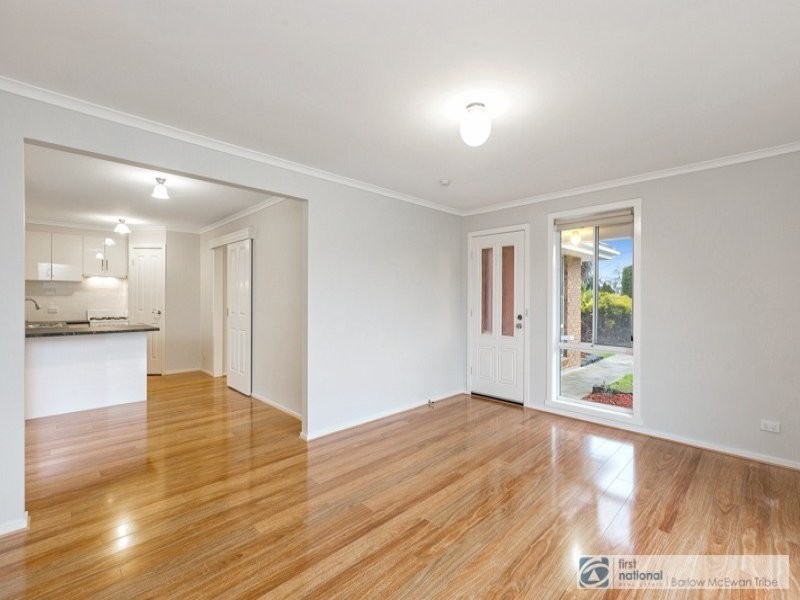 1/9 Dickenson Street, Altona Meadows VIC 3028