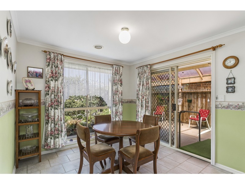 2/5 May Avenue, Altona Meadows VIC 3028