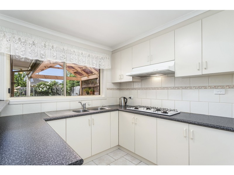 2/5 May Avenue, Altona Meadows VIC 3028