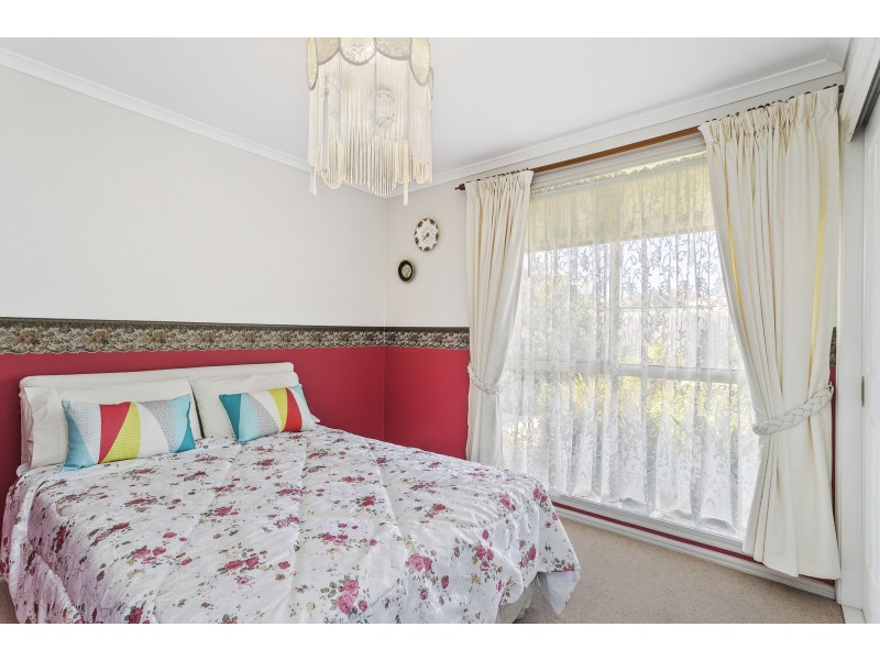 2/5 May Avenue, Altona Meadows VIC 3028