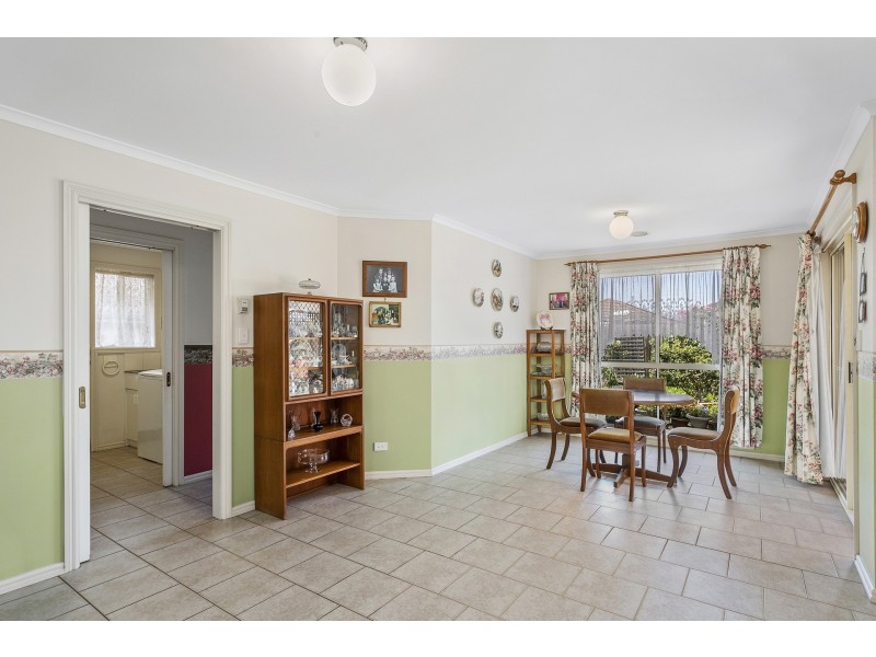 2/5 May Avenue, Altona Meadows VIC 3028