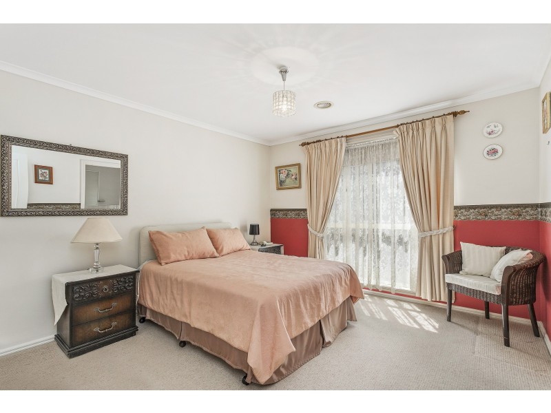 2/5 May Avenue, Altona Meadows VIC 3028