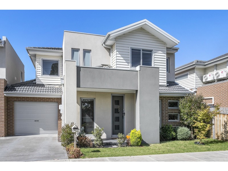 18 Stirling Avenue, Seaholme VIC 3018