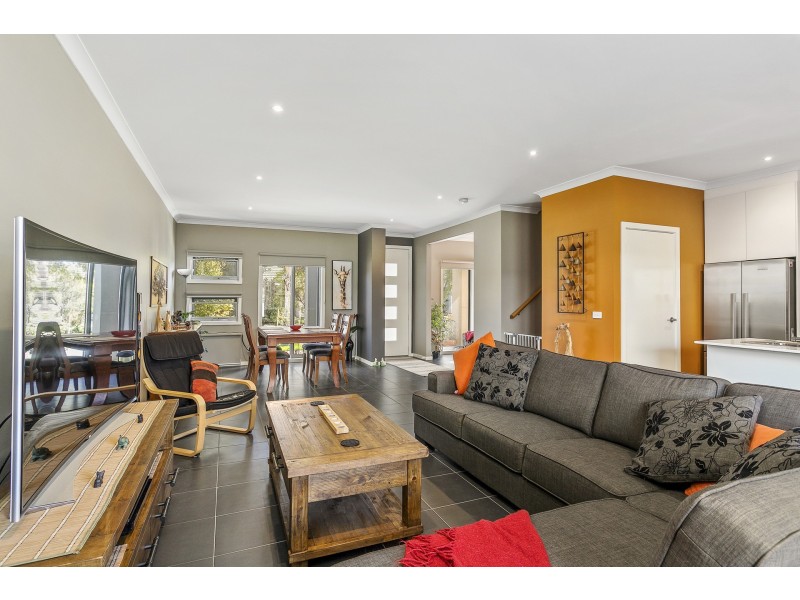 18 Stirling Avenue, Seaholme VIC 3018