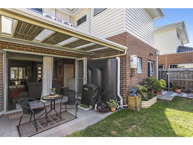 18 Stirling Avenue, Seaholme VIC 3018