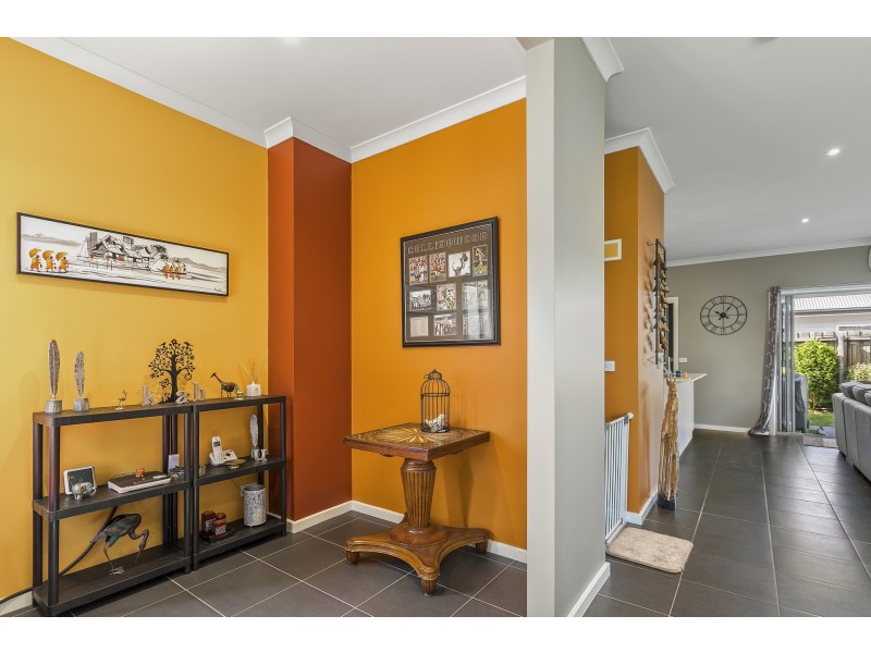 18 Stirling Avenue, Seaholme VIC 3018