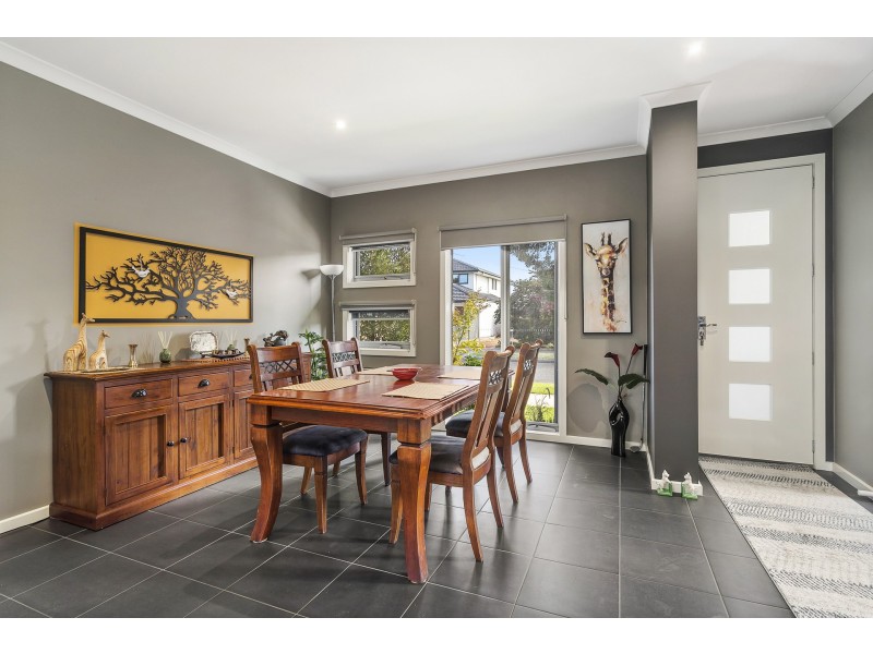 18 Stirling Avenue, Seaholme VIC 3018