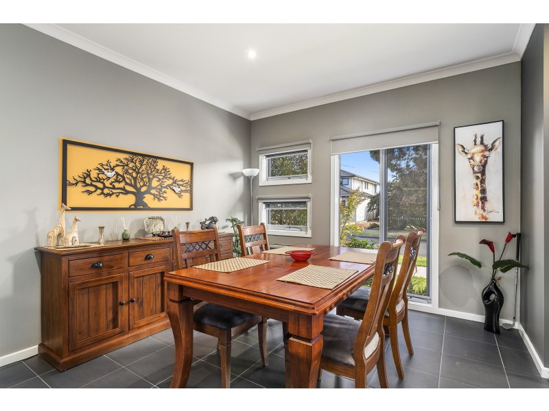 18 Stirling Avenue, Seaholme VIC 3018