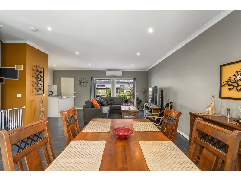 18 Stirling Avenue, Seaholme VIC 3018