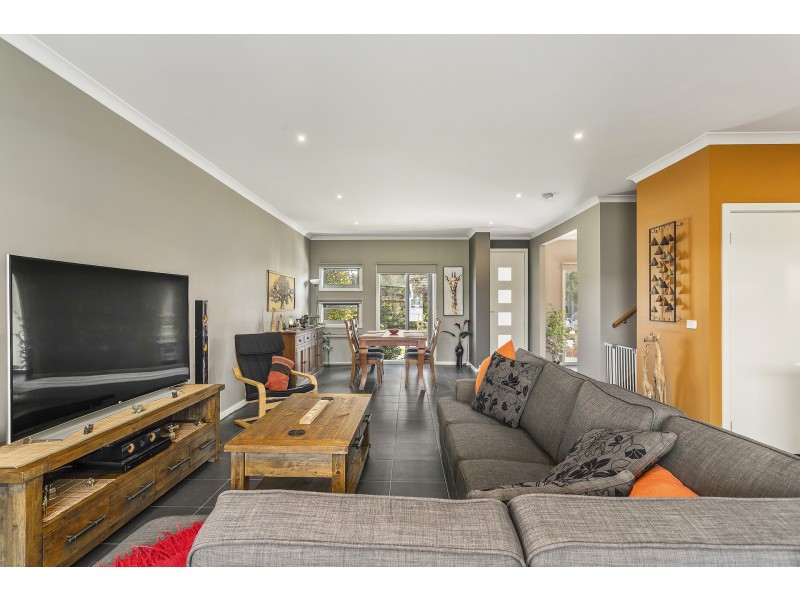 18 Stirling Avenue, Seaholme VIC 3018