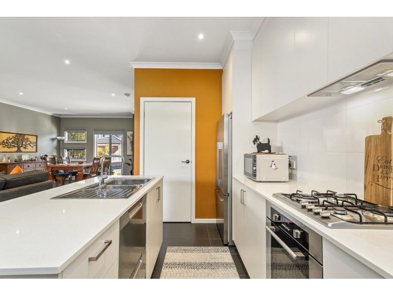 18 Stirling Avenue, Seaholme VIC 3018