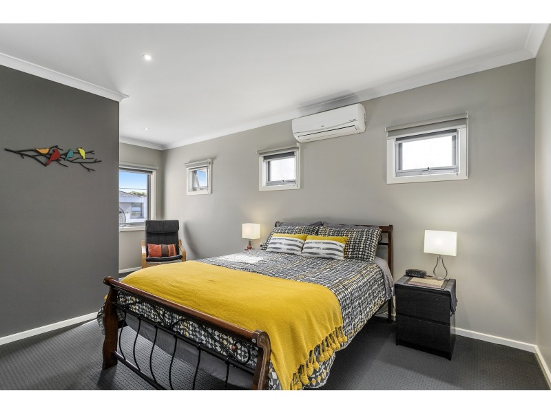 18 Stirling Avenue, Seaholme VIC 3018