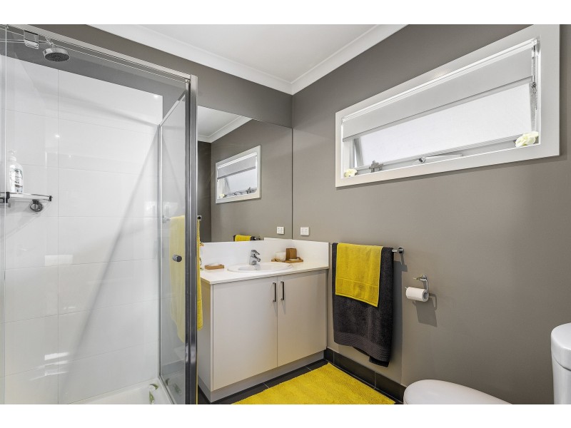 18 Stirling Avenue, Seaholme VIC 3018