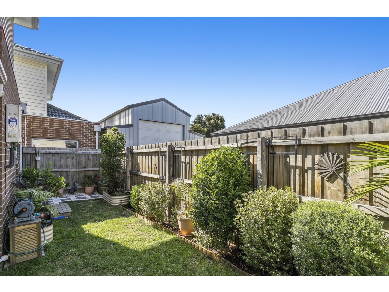 18 Stirling Avenue, Seaholme VIC 3018