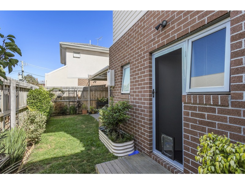 18 Stirling Avenue, Seaholme VIC 3018