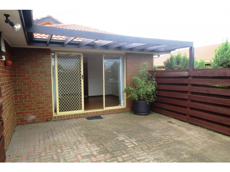 1/9 Balaclava Avenue, Altona Meadows VIC 3028