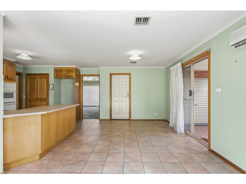 5 Pringle Place, Altona Meadows VIC 3028