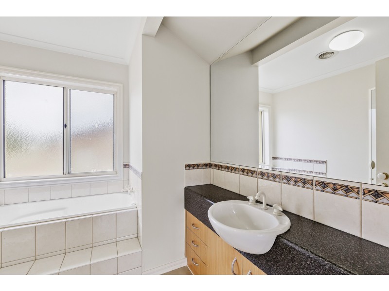 1/34 Bent Street, Altona VIC 3018