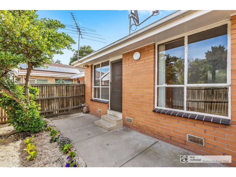2/16 Bryan Avenue, Altona North VIC 3025