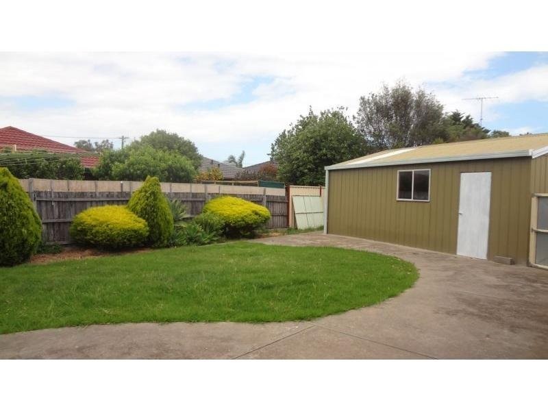 2 McGowan Court, Altona Meadows VIC 3028