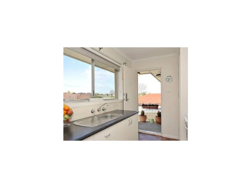 3/1 James Avenue, Altona VIC 3018