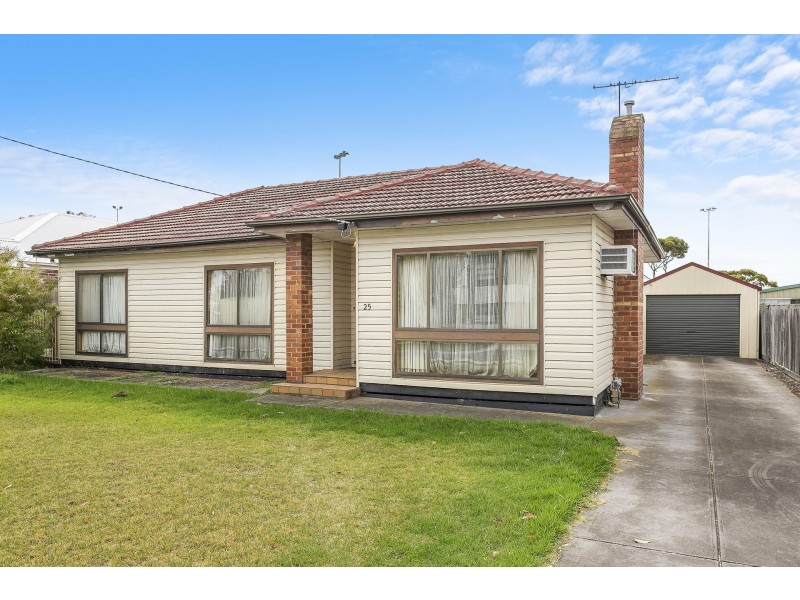 25 Stirling Avenue, Seaholme VIC 3018