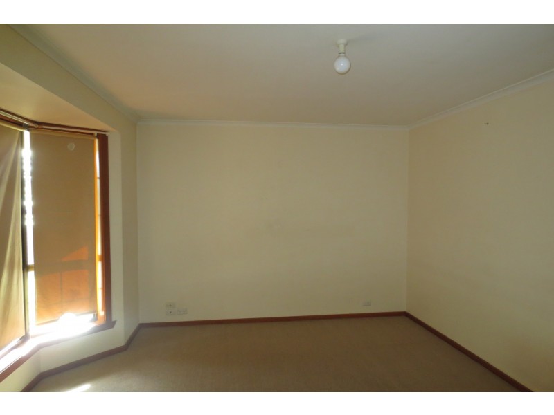 1/4-6 Bracken Grove, Altona VIC 3018