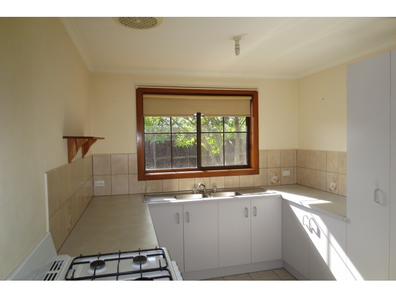 1/4-6 Bracken Grove, Altona VIC 3018