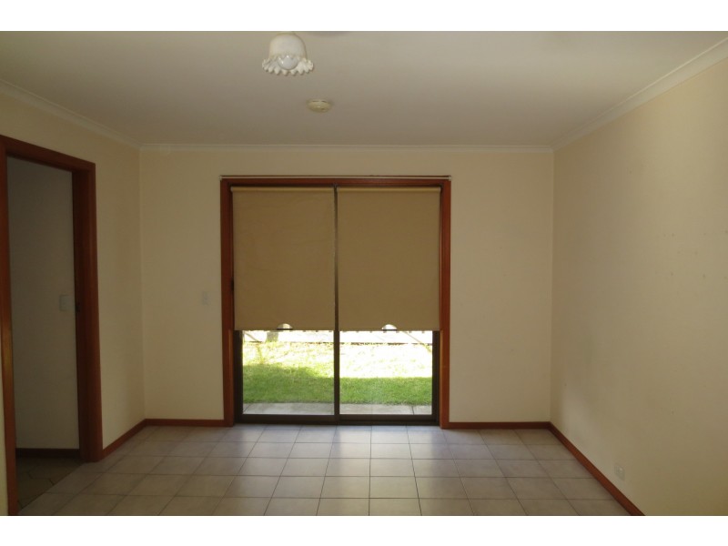1/4-6 Bracken Grove, Altona VIC 3018