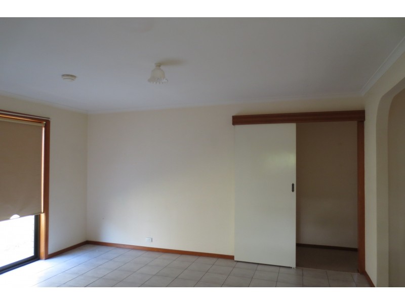 1/4-6 Bracken Grove, Altona VIC 3018