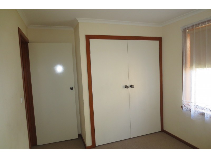 1/4-6 Bracken Grove, Altona VIC 3018
