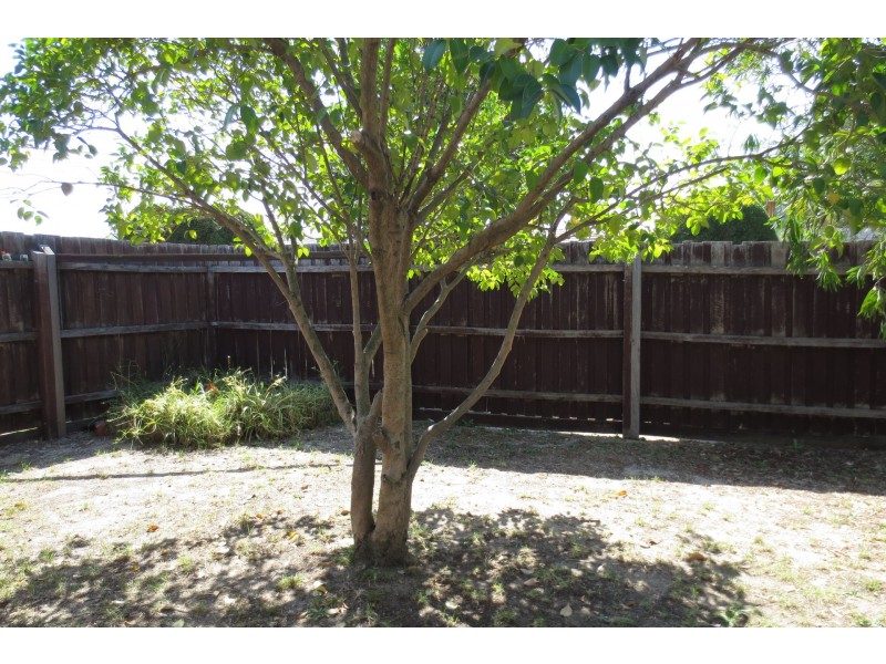 1/4-6 Bracken Grove, Altona VIC 3018