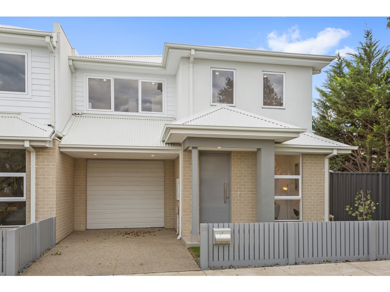 21b Rayner Street, Altona VIC 3018