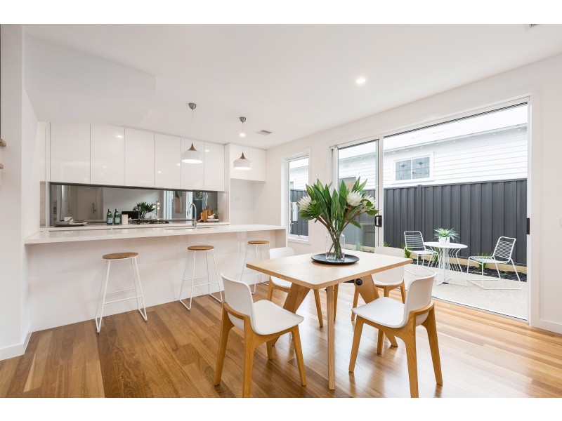 21b Rayner Street, Altona VIC 3018