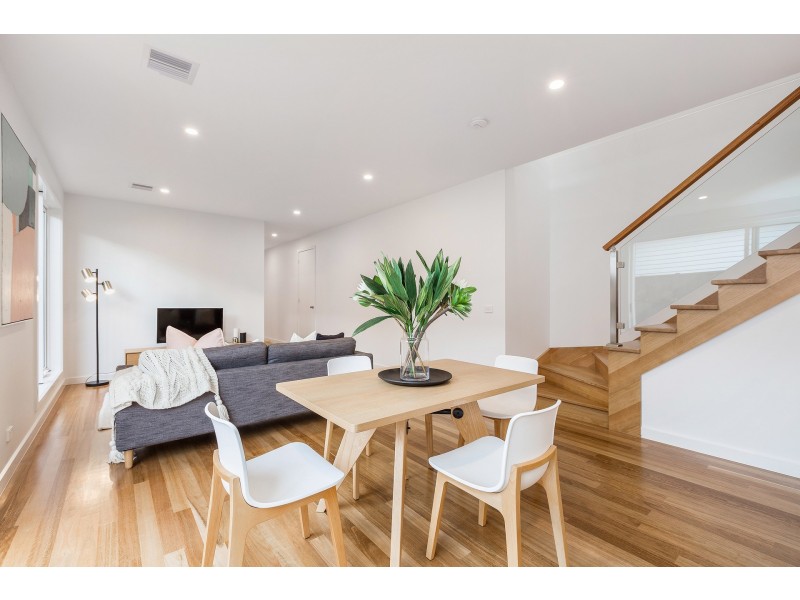 21b Rayner Street, Altona VIC 3018