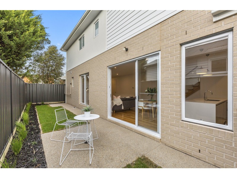21b Rayner Street, Altona VIC 3018