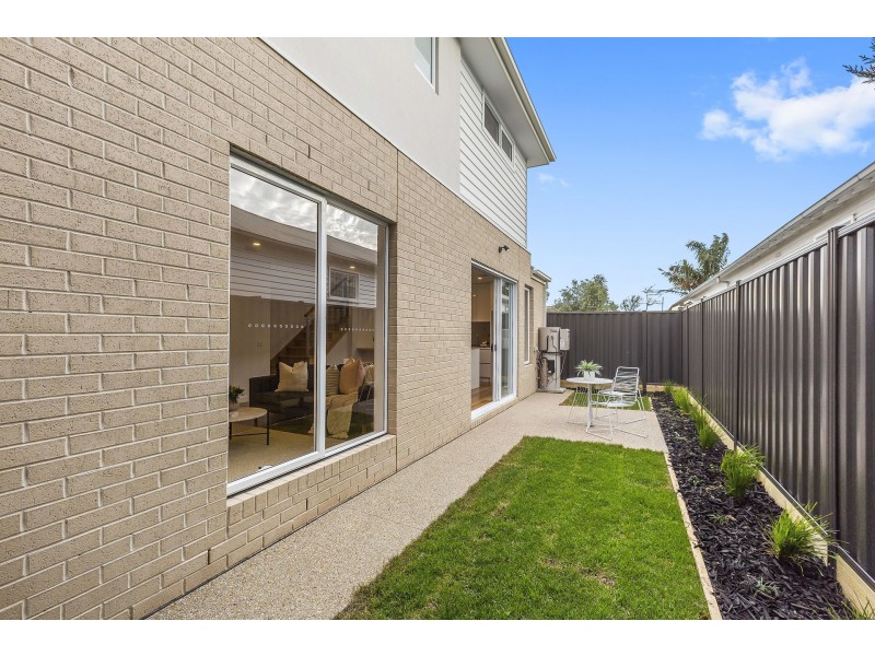 21b Rayner Street, Altona VIC 3018