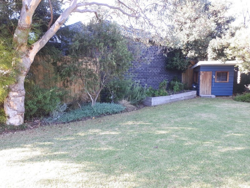 11 Cobham Street, Altona VIC 3018